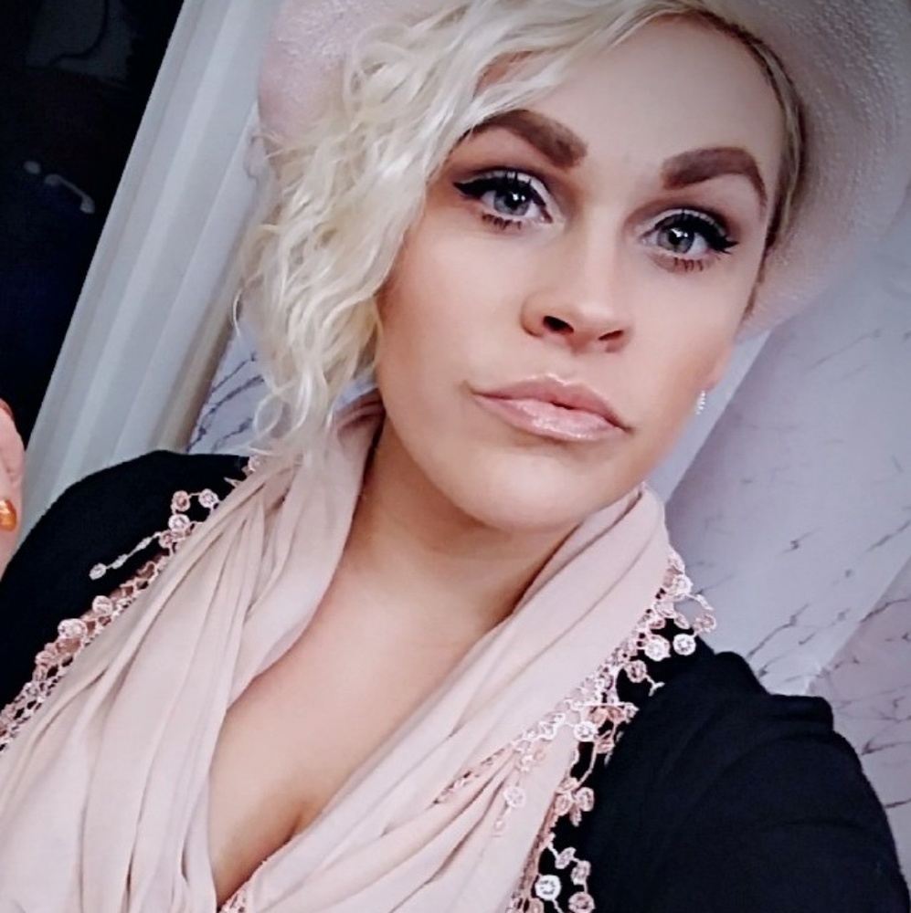 Meet your Posher, Shawna